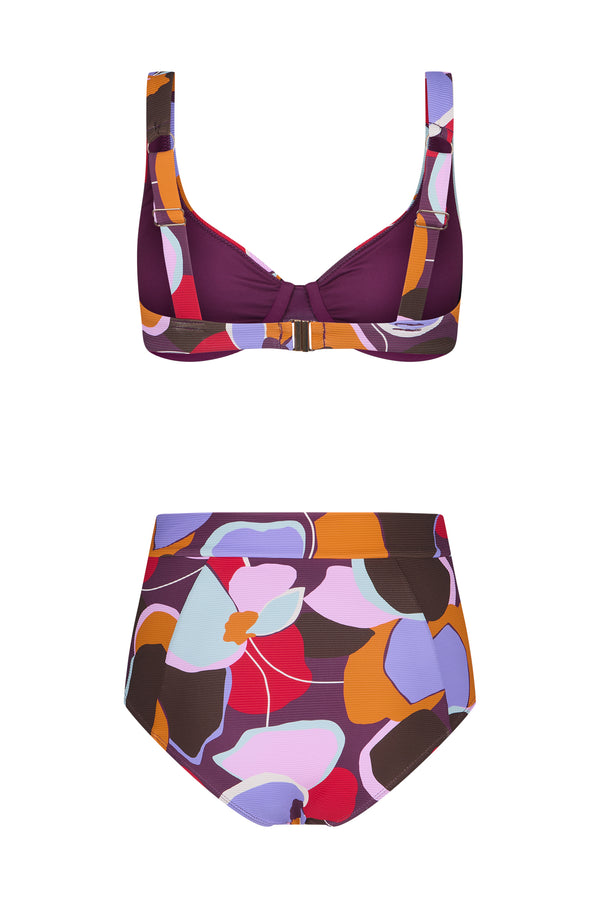 Babs Bikini In Peonia