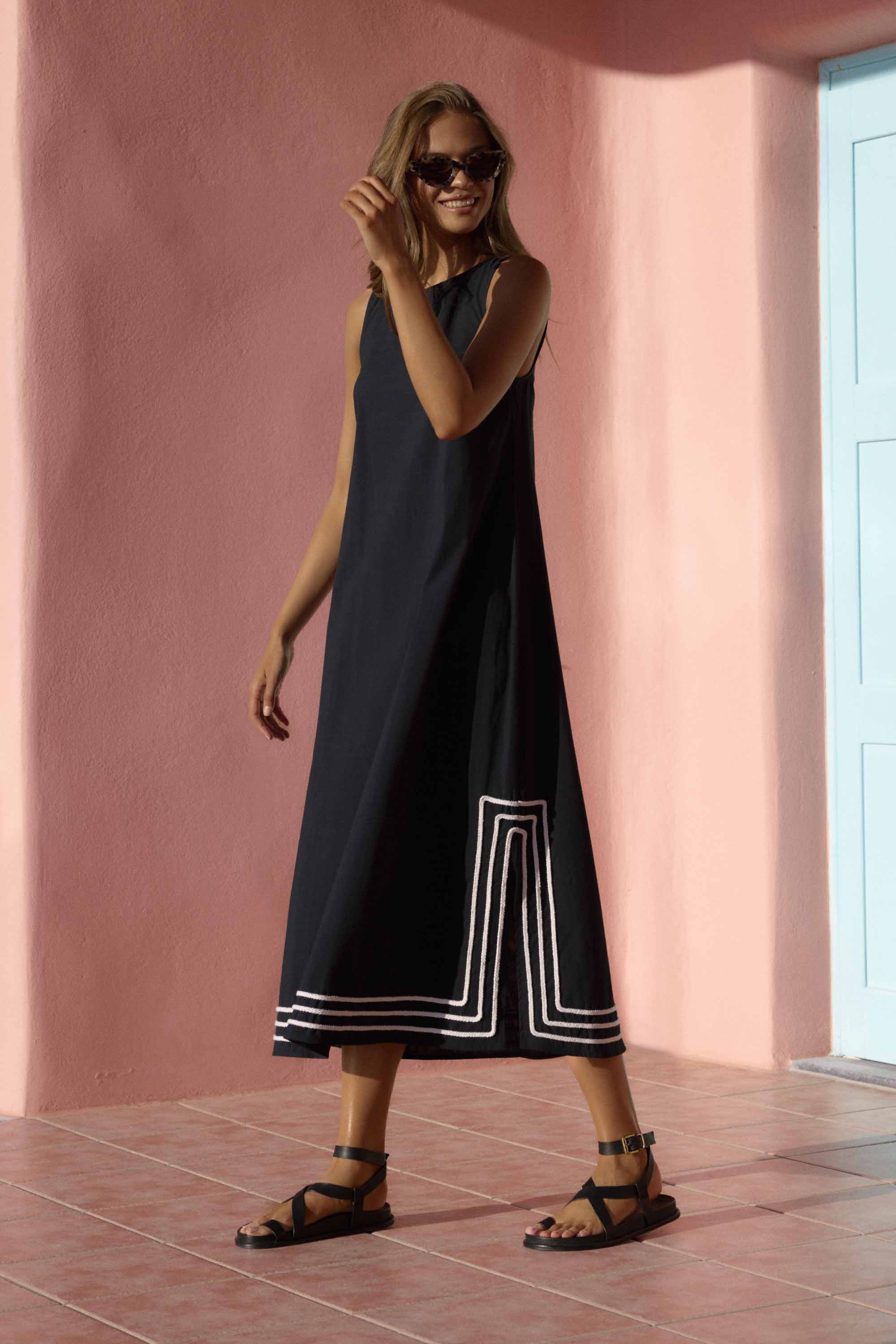Margot Dress In Nero – Mister Zimi
